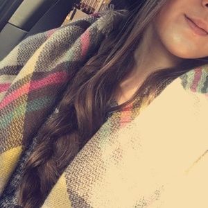 OVERSIZED BLANKET SCARF